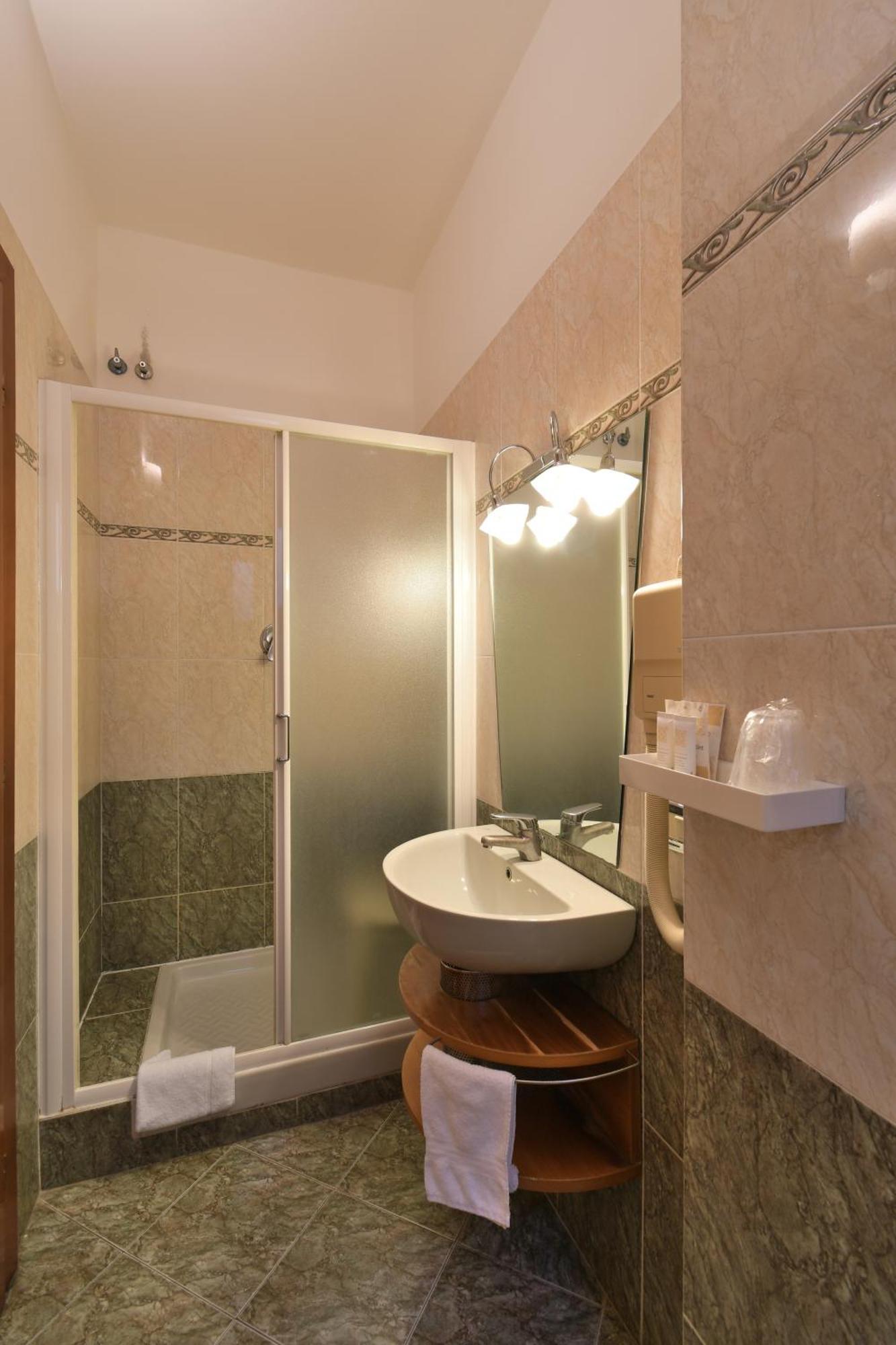 Hotel Cavour 라팔로 외부 사진