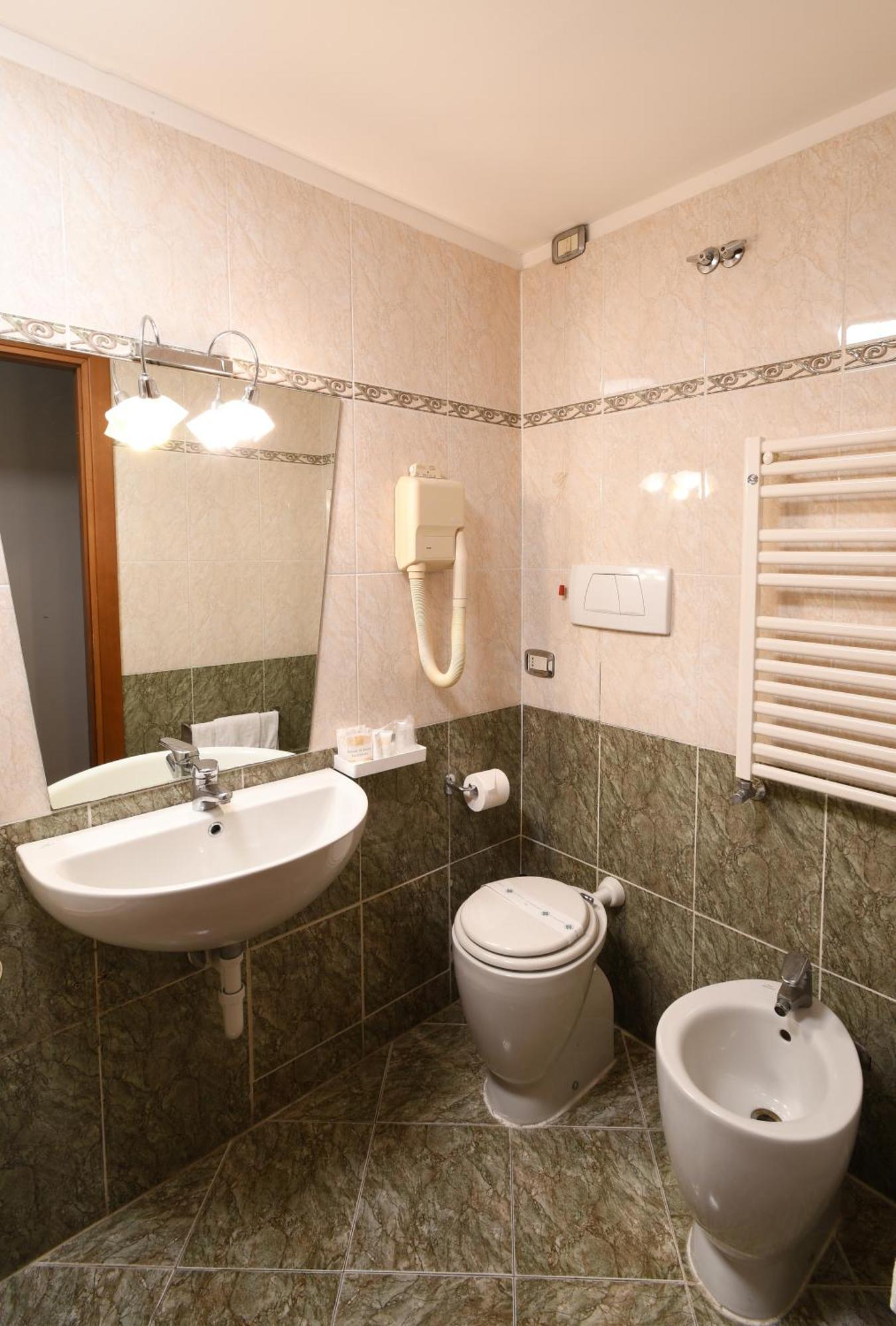 Hotel Cavour 라팔로 외부 사진