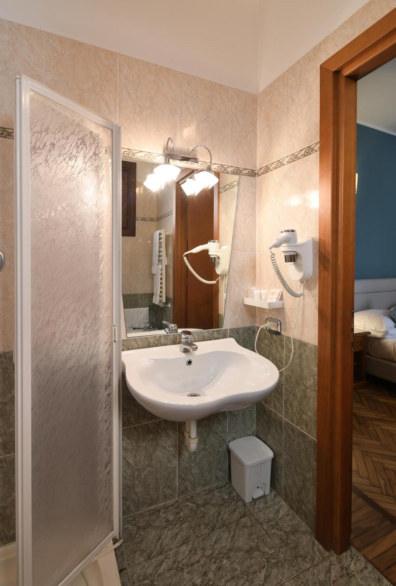 Hotel Cavour 라팔로 외부 사진